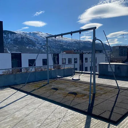 Tromso Central Stay דירה
